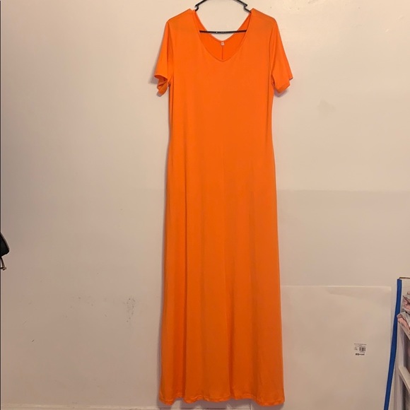 Orange gown - Picture 1 of 3